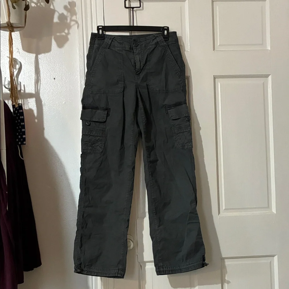 Women’s Baggy Jogger Gray Cargo Pants NWOT - Picture 1 of 12